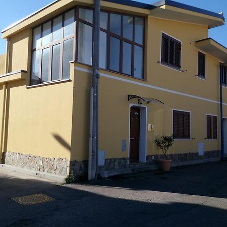 Casa Vacanze Rose E Fiori Sardegna Сан Вито Екстериор снимка