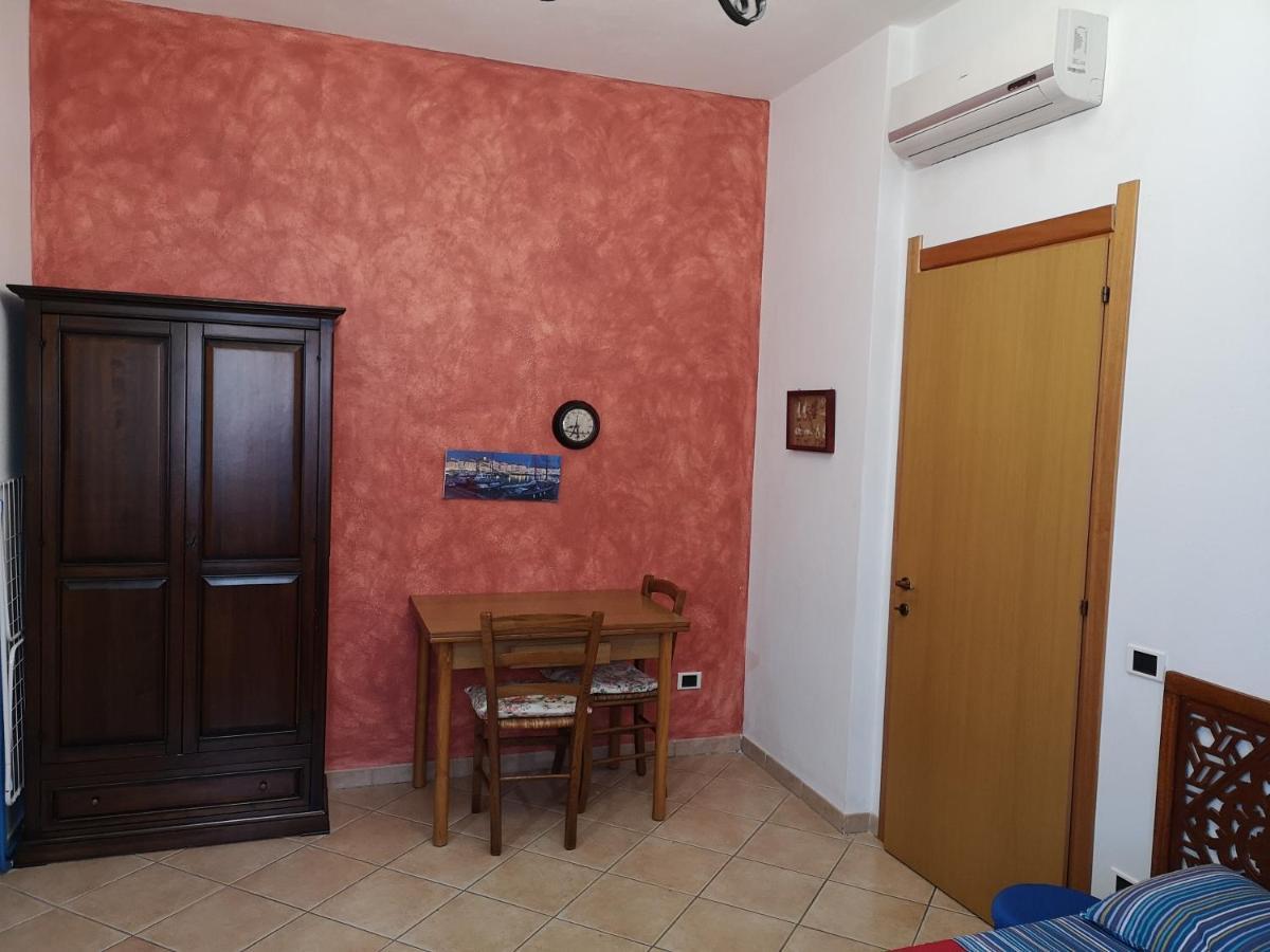 Casa Vacanze Rose E Fiori Sardegna Сан Вито Екстериор снимка